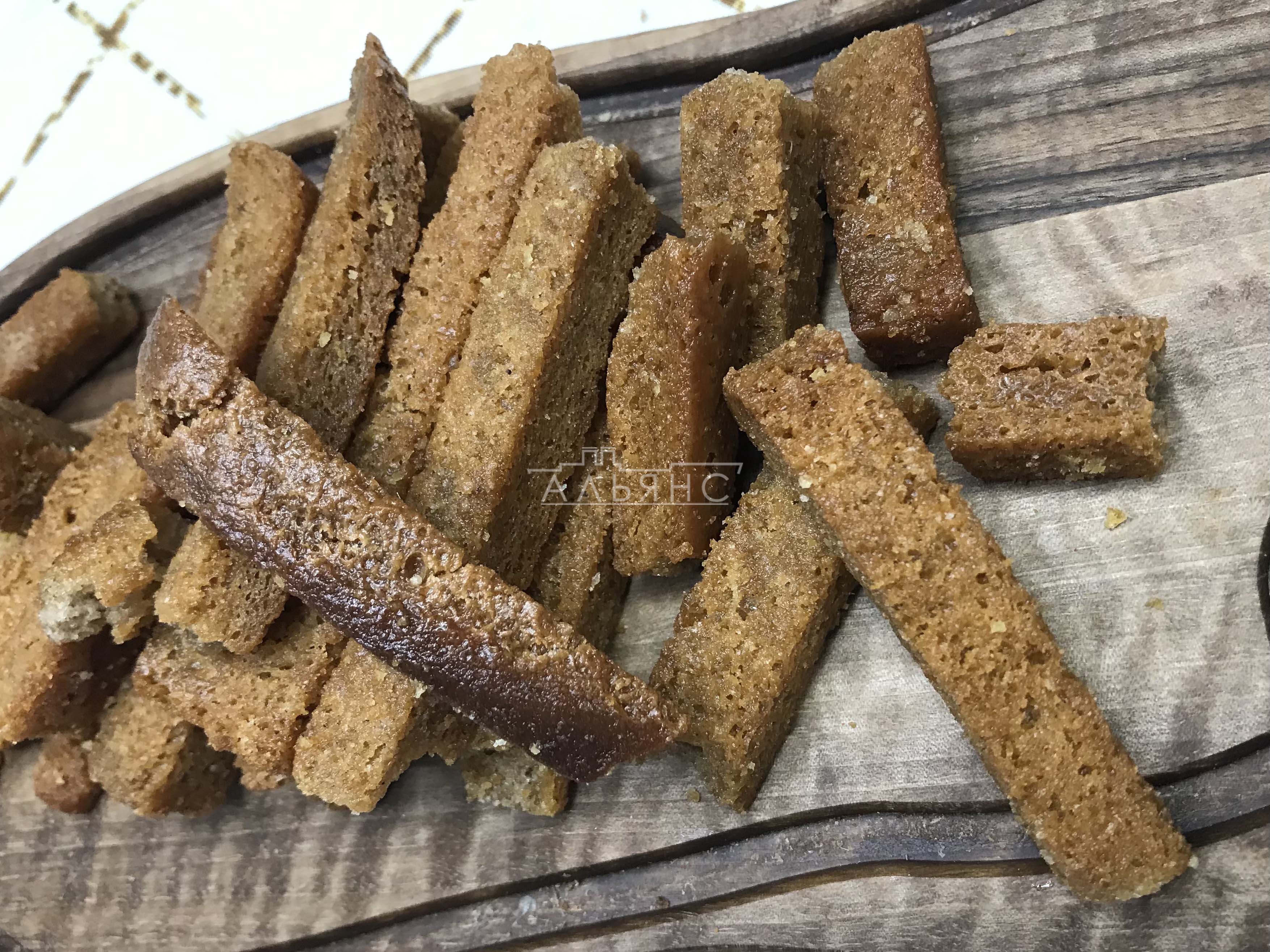 Деревенские гренки с чесноком в Истре