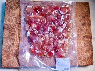 Гренки черные со вкусом сала с хреном: Щечки судака вяленые (500 гр)