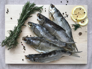 Горбуша стейк: Вобла вяленая астраханская крупная