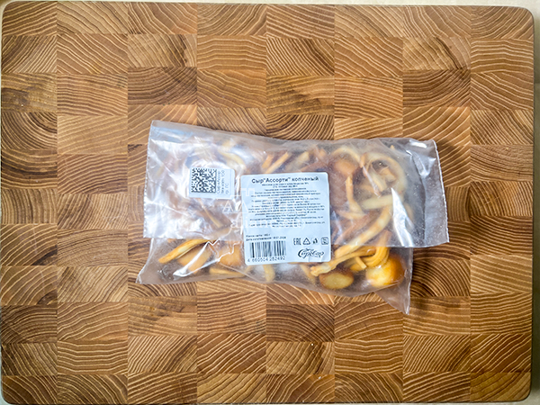 Сыр 150 гр ГОРНЫЙ СЫРОВАР (Ассорти копчёный) в Истре