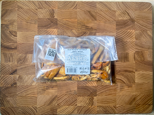 Сыр 150 гр ГОРНЫЙ СЫРОВАР (Ассорти копчёный с укропом и чесноком) в Истре