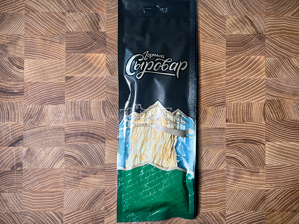 Сыр 60 гр ГОРНЫЙ СЫРОВАР (Паутинка копчёная) в Истре