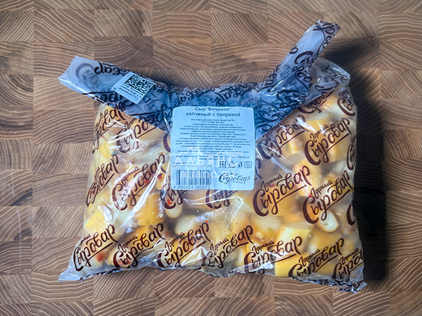 Сыр 1 кг ГОРНЫЙ СЫРОВАР (Бочонок копчёный с паприкой) в Истре